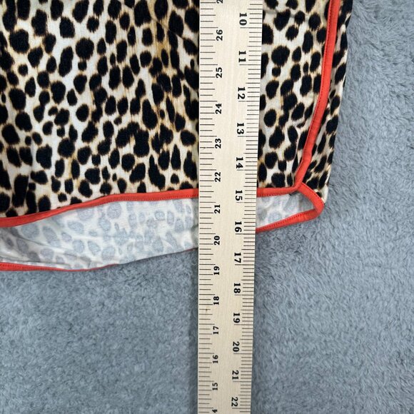 Torrid short 5 Inch Signature Waist Dolphin Hem Bike Short - Picture 5 of 6